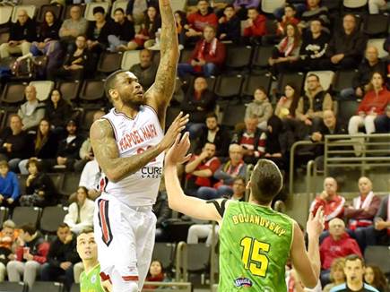 מומנטום רע (FIBA) (צילום: ספורט 5)