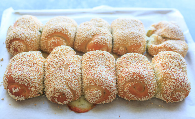 לחמניות בייגלה עם שום ומוצרלה