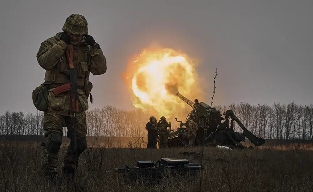 הלחימה בגזרת באחמוט במזרח אוקראינה (צילום: AP)