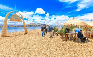 אגם טיטיקקה פרו  (צילום: Pakhnyushchy, shutterstock)