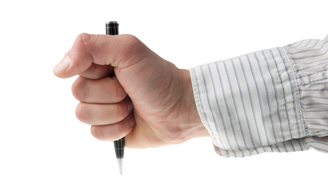 עט, תקיפה בעט עט, תקיפה בעט