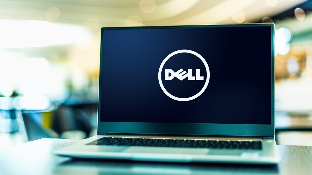 מחשב עם לוגו Dell מחשב עם לוגו Dell