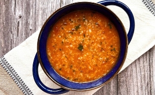 מרק עגבניות ואורז (צילום: ענת אלישע, mako אוכל)