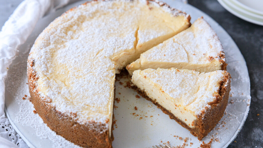 עוגת גבינה ותחתית לוטוס עוגת גבינה ותחתית לוטוס