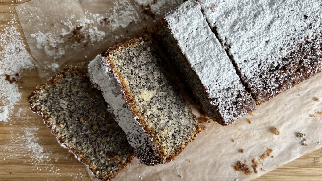 עוגת פרג חורפית בחושה בלי להסתבך בכלל