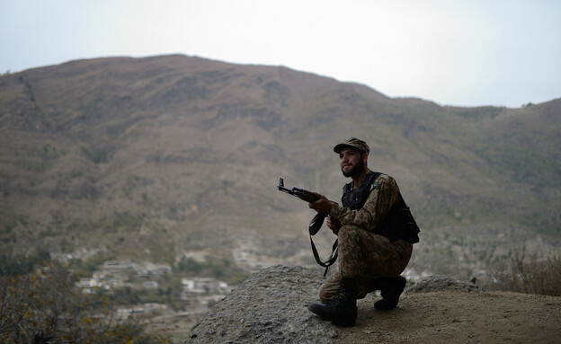פקיסטן צבא חייל (צילום: AMRUL AZUAR MOKHTAR, shutterstock)