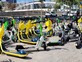 חניית קורקינטים ברחוב יגאל אלון בתל אביב (צילום: Protasov AN, shutterstock)