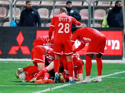 וחגג (קובי אליהו)