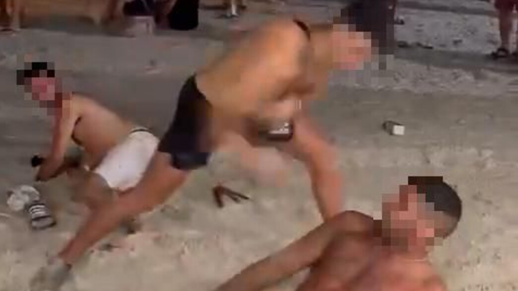 מכות במסיבת פול מון בקופנגן בין ישראלים לבריטים מכות במסיבת פול מון בקופנגן בין ישראלים לבריטים