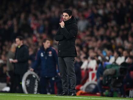 כמעט 8 שנים מניצחון הליגה האחרון של ארסנל על סיטי (GETTY)