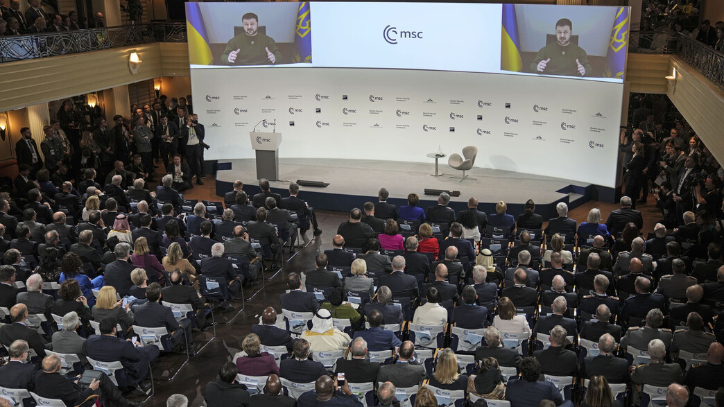 זלנסקי נואם בועידת מינכן