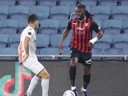 אחרי תשעה משחקים, ניצחון לבירה (דני מרון)