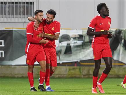 אבל אוחנה הכפיל את היתרון של המארחים עם אחד משערי העונה (לירון מולדובן)