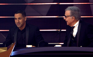 שחר חסון בגמר הזמר במסכה (צילום: הזמר במסכה, קשת 12)