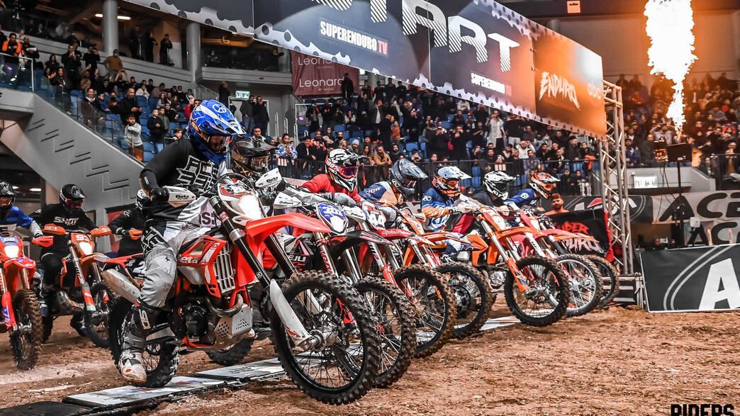 סופר אנדורו סופר אנדורו