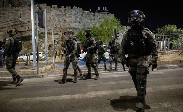 שוטרים בירושלים (צילום: פלאש 90)