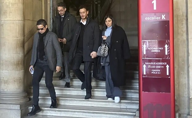 הזמר המרוקני סעד למג'רד בבית המשפט בפריז (צילום: AP)