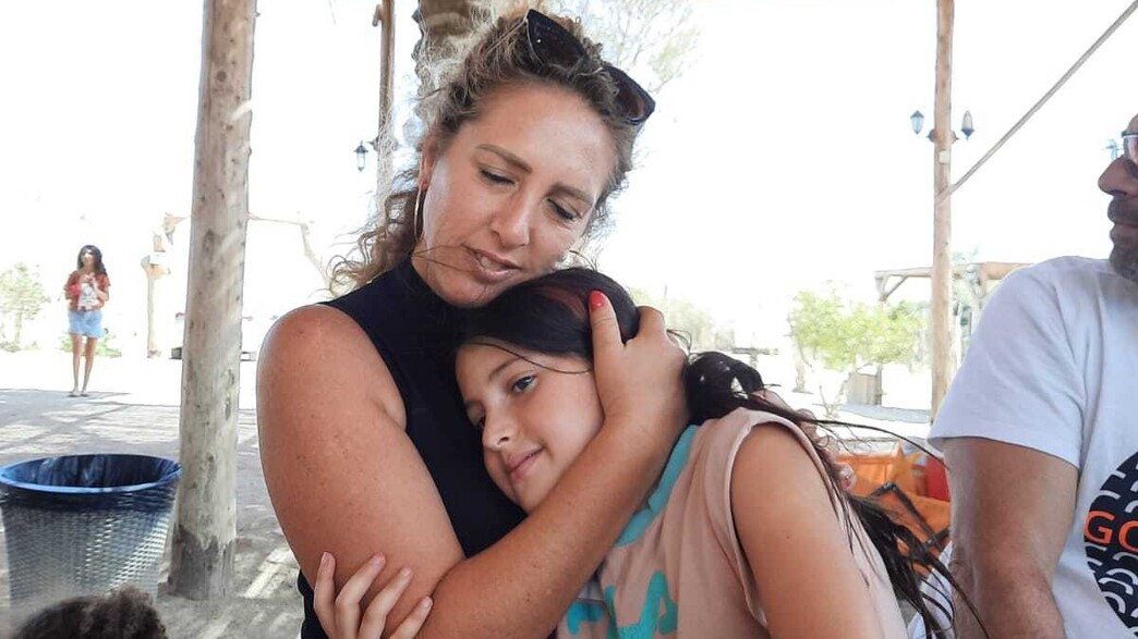 מעיין שחר ואמא שלה - אסתר דובוסרסקי