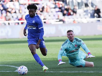 ואז הגיע מוגיס עם הראשון (צילום: דני מרון)