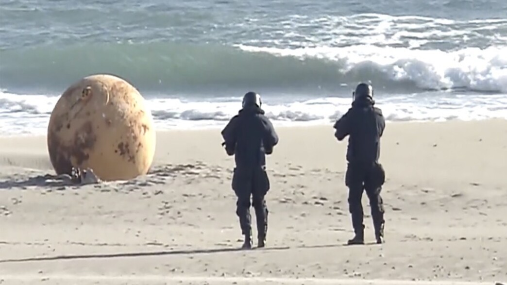 כדור מסתורי שנסחף לחופי יפן