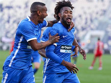 והכדור נכנס לרשת