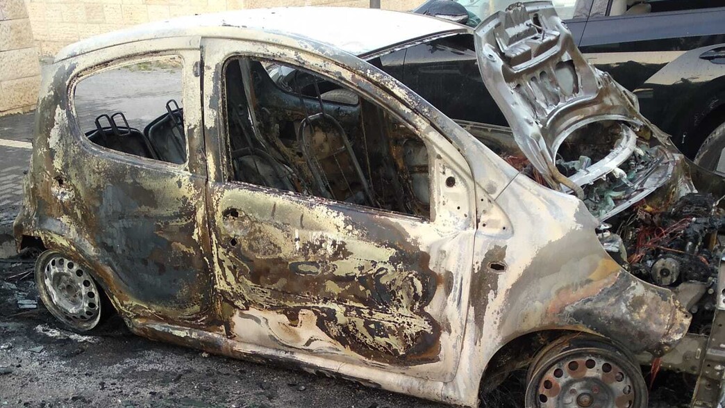 רכבו של אורי דויטש, מנהל בית הספר בית שאן הוצת