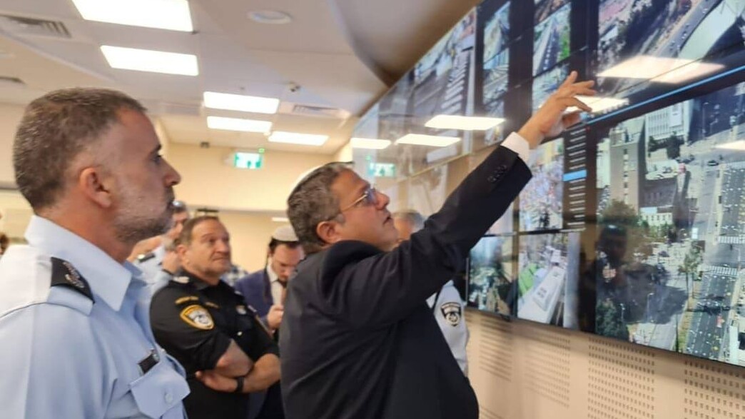 איתמר בן גביר בחפ"ק המשטרה