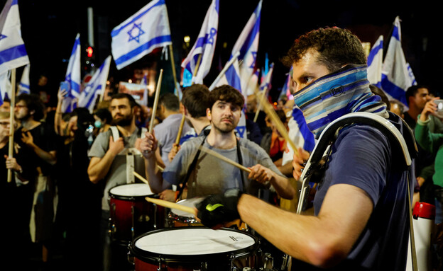 הפגנה נגד המהפכה המשפטית בירושלים (צילום: reuters)