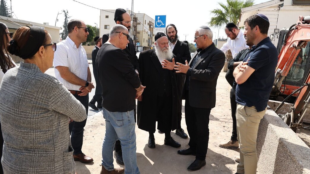 הסכם פיתוח לבית שאן, שר השיכון גולדקנופף וראש העיר הסכם פיתוח לבית שאן, שר השיכון גולדקנופף וראש העיר