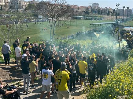 מאות הגיעו לדחוף באימון