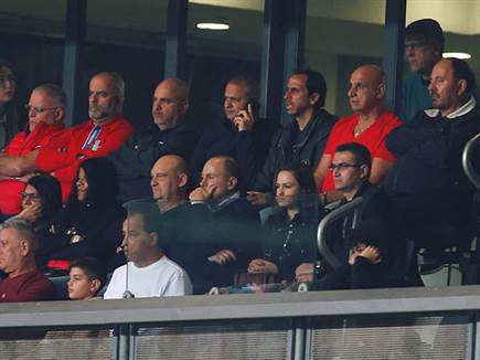 ניון הגיע לצפות (אלן שיבר)