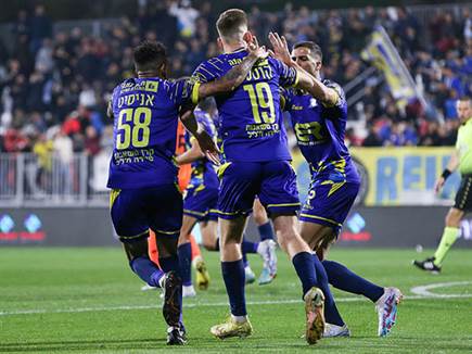 ניצחון כל כך חשוב לריינה (מאור אלקסלסי)