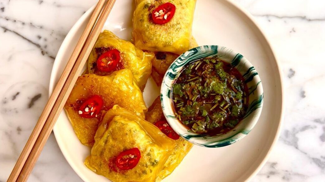 דפי אורז במילוי ירקות ועוף דפי אורז במילוי ירקות ועוף