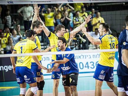 המכבים נגד היוונים (עודד קרני)