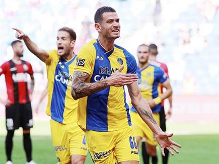 ניר ביטון כבש בקרן (קובי אליהו)