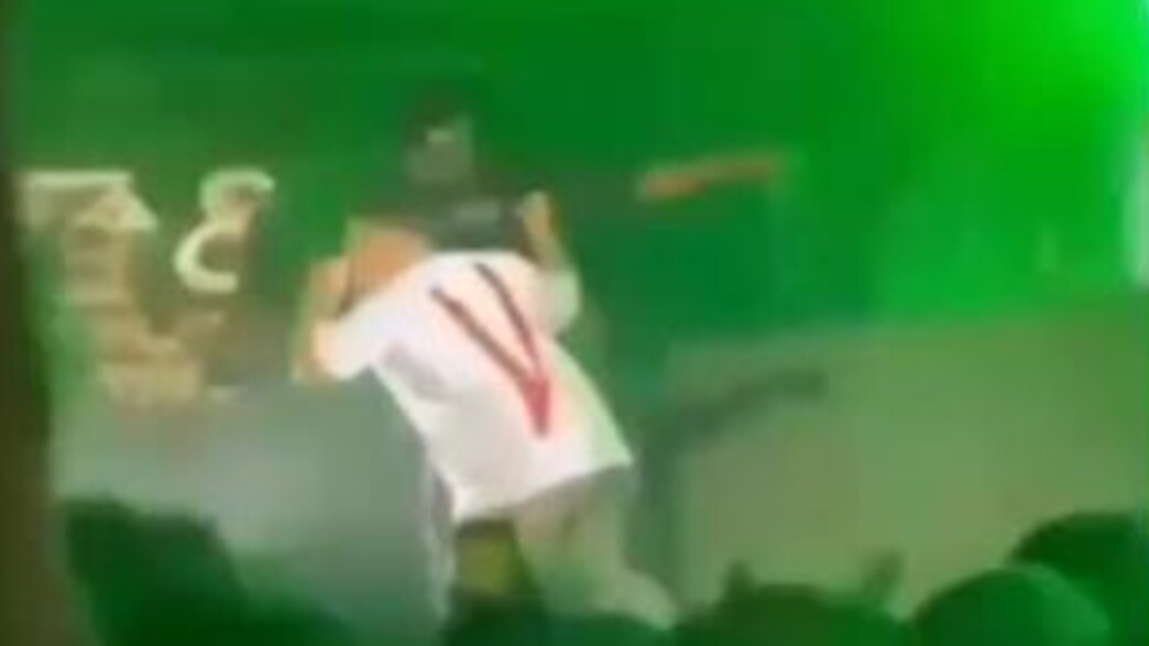 קוסטה טיץ' מתמוטט