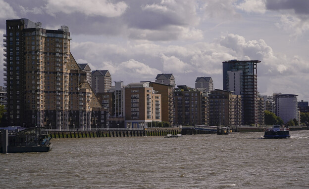 בניינים בלונדון, בריטניה (צילום: Alberto Pezzali, AP)