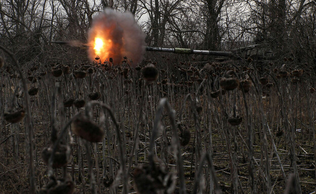 הלחימה בבאחמוט במזרח אוקראינה (צילום: רויטרס)