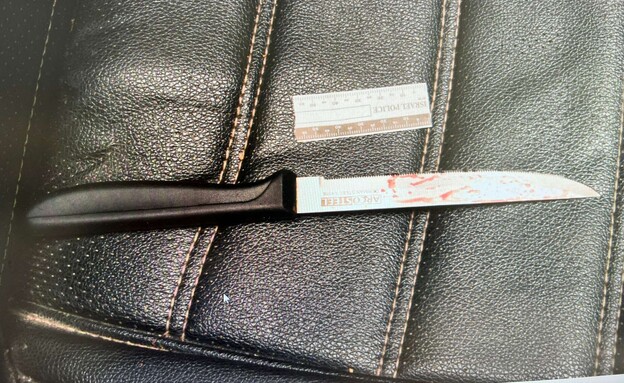 הסכין שנמצאה על מיכאל בוסקילה (צילום: דוברות המשטרה)