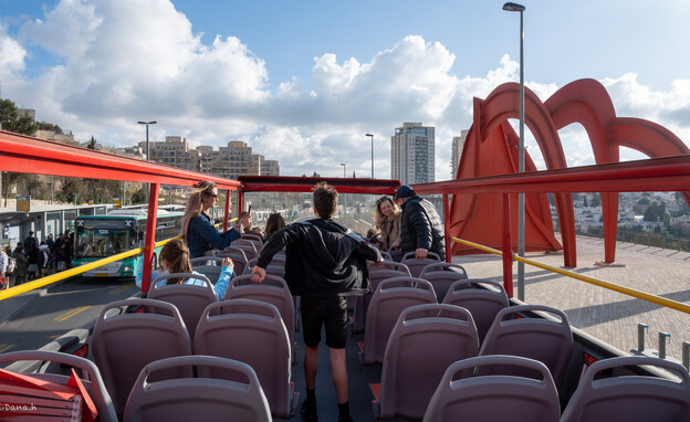 אוטובוס אדום גג (צילום: דנה חפצדי ירושלים שלי)