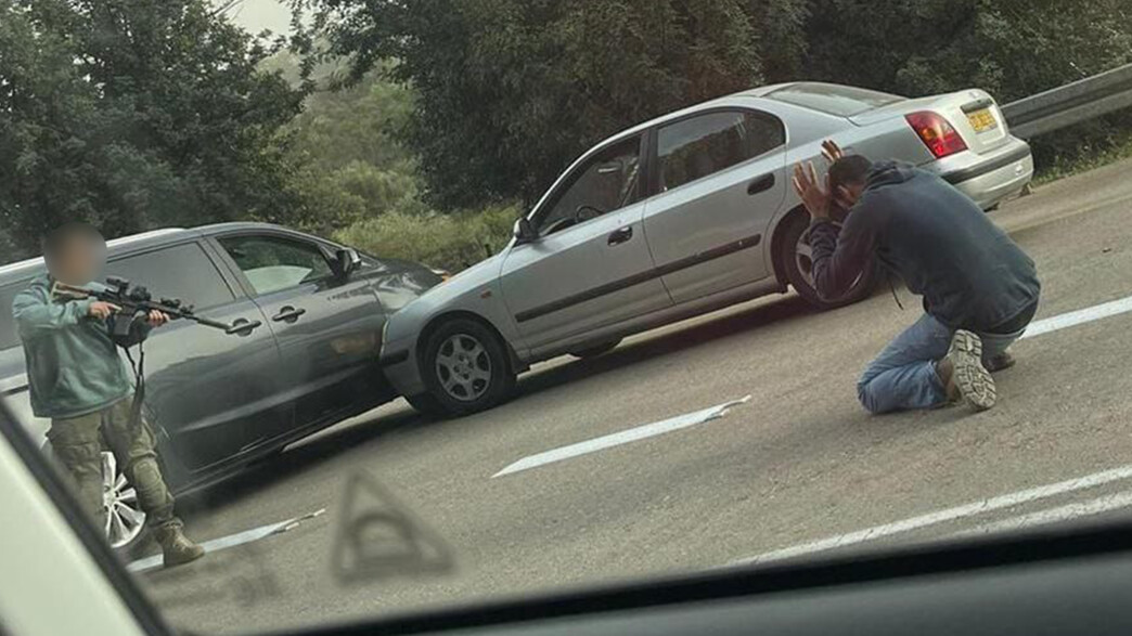 תיעוד מעצר החשוד בכביש הצפון תיעוד מעצר החשוד בכביש הצפון