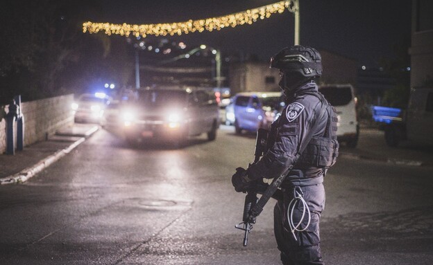 תפיסת נשק בחברה הערבית (צילום: דוברות המשטרה)