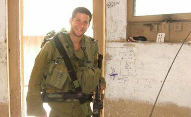 גיא הוכמן בצבא  (צילום: מתוך "אנשים", קשת 12)