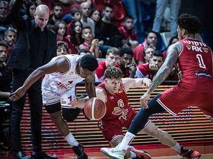 עד שלבסוף החבורה של פרנקו יצאה עם ניצחון נוסף (עודד קרני)