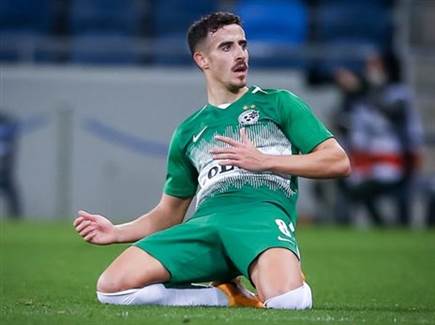 חזיזה. "יש לו חלום לשחק בחו"ל" (אלן שיבר)