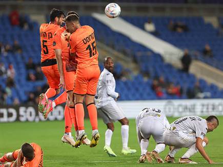 המאבק בתחתית רותח (קרני)