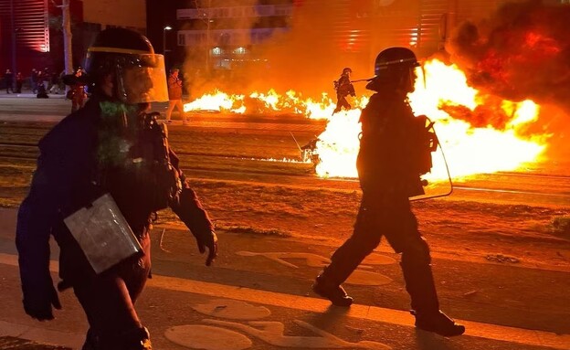 מהומות אלימות בצרפת במחאה על רפורמת הפנסיות (צילום: רויטרס)