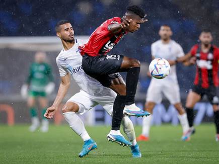 בעיטה עוצמתית של קמארה נתנה לחיפאים יתרון (מאור אלקסלסי)