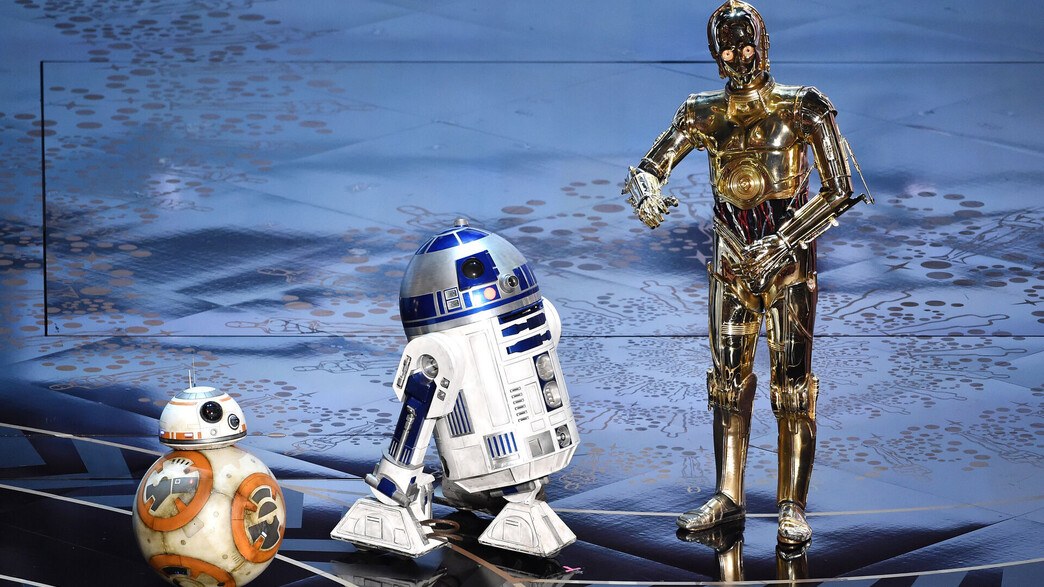 3CPO, R2D2, ו-BB-8 הרובוטים ממלחמת הכוכבים