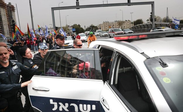 כלנית שרון נעצרה במחאה בתל אביב